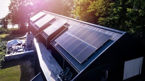 Fotovoltaic pe acoperișul casei, sosește startup-ul norvegian