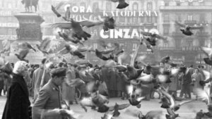 Paolo Di Paolo, Comizio in Piazza del Duomo,1958 ©Archivio Fotografico Paolo Di Paolo ﻿