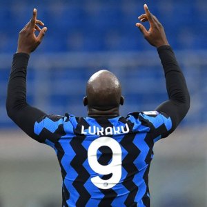 Champions, Lukaku regala all’Inter la vittoria sul Porto. Oggi Juve, le romane e la Fiorentina in Europa