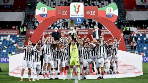 Italian Cup to Juve who beat Atalanta and perhaps save Pirlo