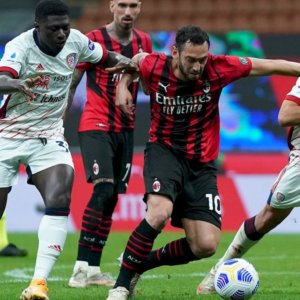 Чемпионы: «Милан» тормозит, «Наполи» побеждает, «Ювентус» надеется