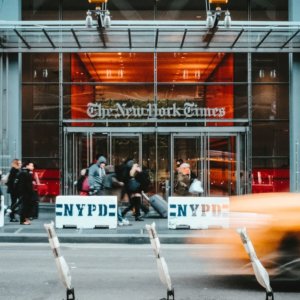 New York Times, assinaturas diminuem: "Culpa de Trump"