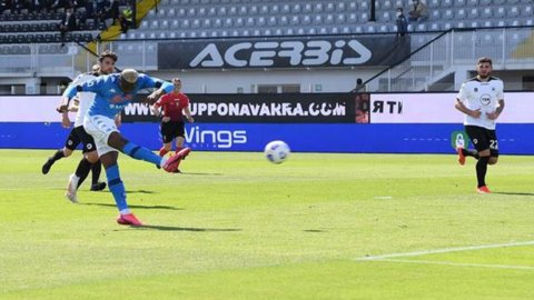 Inter, partido con goleada. Nápoles segundo, Lazio ko en Florencia