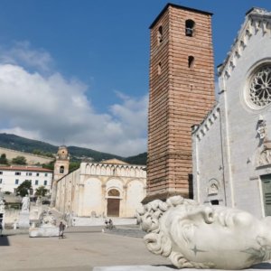 Marina di Pietrasanta：Maestrod'olio 以真实性为中心