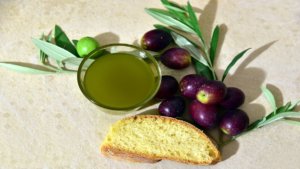 Pane olio e olive