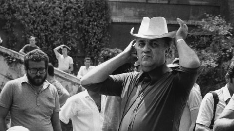 Fotografia: immagini di Fellini dietro le quinte al Brescia Photo Festival