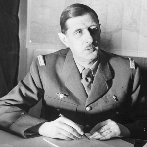 TERJADI HARI INI – Banding pertama De Gaulle ke Radio London pada tahun 40