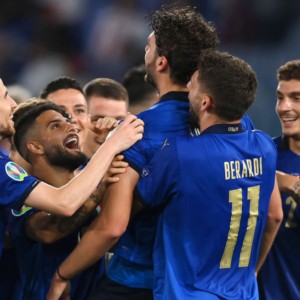 Eropa, Italia menang dan mempesona: 3-0 juga untuk Swiss