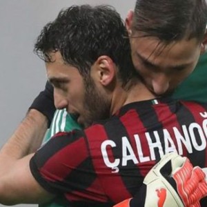 Milan kehilangan pemain terbaik: melalui Donnarumma dan Calhanoglu