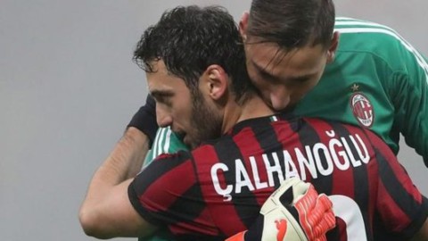 يخسر ميلان أفضل اللاعبين: عبر Donnarumma و Calhanoglu