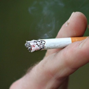 Harga rokok: kenaikan terlihat karena puntung