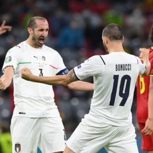 Kejuaraan Eropa, Italia merayakan: Spanyol di semifinal