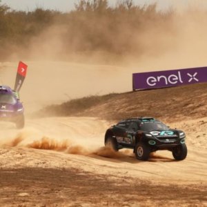 Do Senegal ao Ártico, Extreme E roda com Enel X