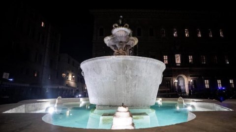 Rom, Piazza Farnese erleuchtet: Acea-Arbeiten abgeschlossen
