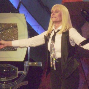 Addio a Raffaella Carrà, icona della Tv popolare