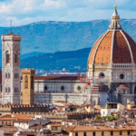 Casa, Firenze batte Milano: è la città meno accessibile per i single. E il Comune vara la stretta sugli affitti brevi