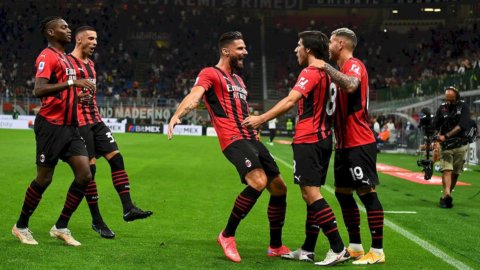 Milan dan Roma membuat poker dan Naples menaklukkan Genoa