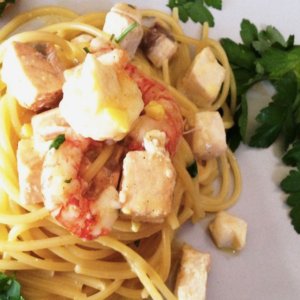 Gătit pe barcă: o carbonară cu fructe de mare gustoasă și neobișnuită de la Fishing Academy&Cuisine