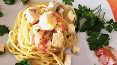 Kochen auf dem Boot: eine leckere und ungewöhnliche Meeresfrüchte-Carbonara von Fishing Academy&Cuisine