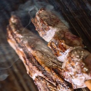 Carne étnica: Milan gosta de filé de zebra, canguru e camelo