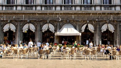 Musim panas 2021, Venesia dilihat dari Caffè Florian yang legendaris: "Kita dilahirkan kembali"