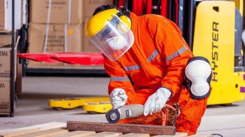 L’economia rallenta e l’industria è in crisi: per Confindustria “il taglio dei tassi non basta”