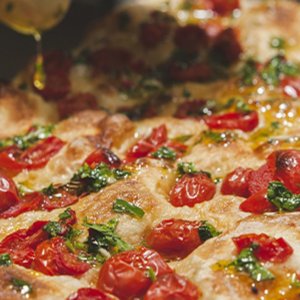 Pizza terbaik menurut potongan di Italia adalah dari Pizzarium, yang kedua dari Masardona