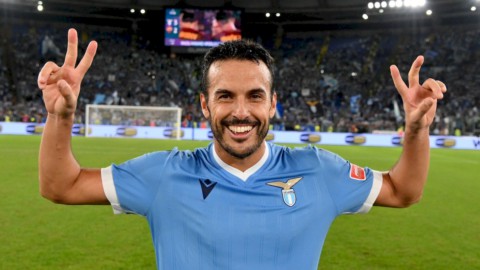 La Lazio vince il derby, il Napoli torna in vetta, la Juve risorge