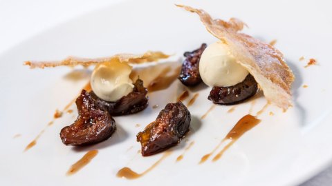 Andrea Costantini's recipe: a millefeuille with caramelized figs, a delicious summer memory