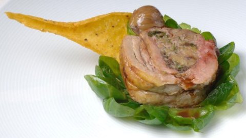 Walter Ferretto's recipe, rolata of guinea fowl with chestnuts, stellar tradition in the Langhe