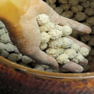 Le Giuraie, las almendras garrapiñadas de la abuela para las bodas Canavese