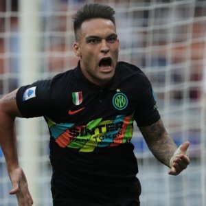 Inter, valanga di gol: strapazza il Bologna e sale in vetta
