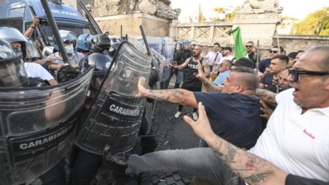 No Green Pass, asalto a la CGIL: alta tensión Roma y Milán