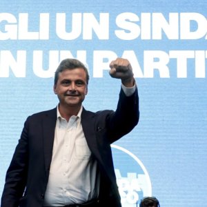 Calenda, Roma'da sağda ve solda bir depreme neden olabilecek reformist sürpriz