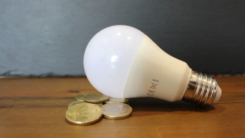 Facturas de luz +55% y gas +41,8%. Salto récord desde enero