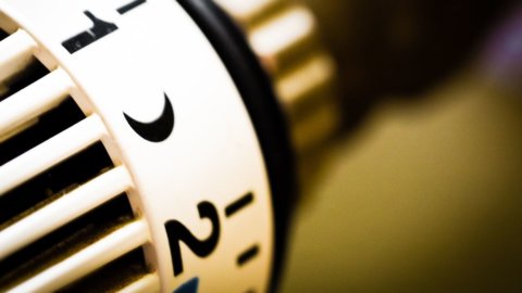 Accensione riscaldamento 2023: quando entrano in funzione i termosifoni? Ecco le date città per città
