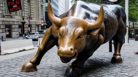 The stock market grows beyond expectations, but what triggers the Bull? The paradigm shift: saying goodbye to the recession nightmare matters more than rates