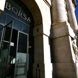 Borsa ultime notizie: a Milano bene banche, Diasorin, Leonardo e auto. Stacco cedola per Eni e Stm