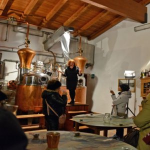 Die Nacht der beleuchteten Destillierkolben: Das Trentino Grappa Festival ist zurück in Santa Massenza