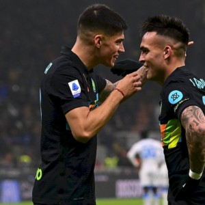 El Inter intenta adelantar al Milan y el Napoli lo engancha