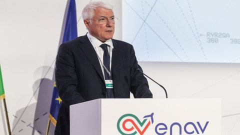 Trasporto aereo, approvate le convenzioni Governo-Enav