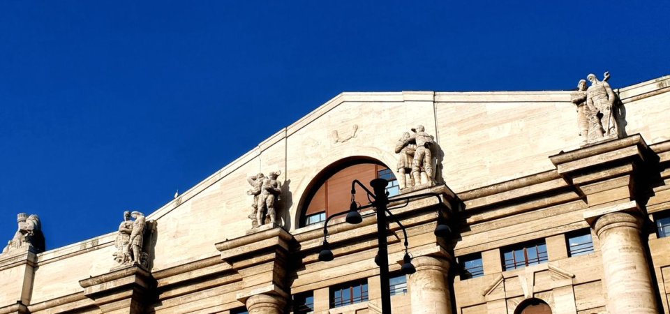 Borsa oggi 30 luglio: l’Europa rialza la testa con le trimestrali e il petrolio in frenata. A Milano crolla Stellantis, rimbalza Stm – DIRETTA