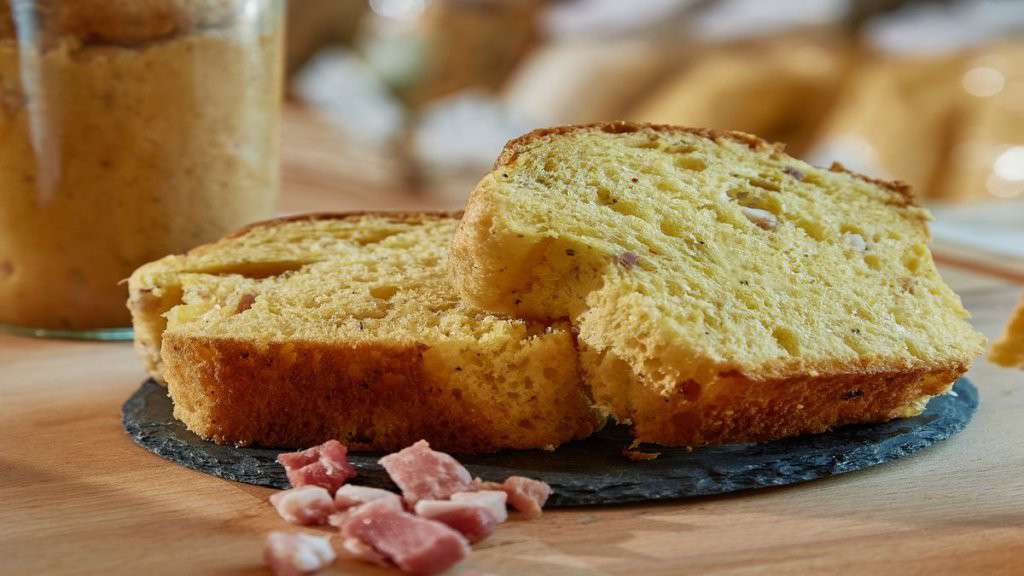 Pancettone Dilimleri ve Panettone Pasta La Primula Mattia Premoli - Tuzlu Panettone