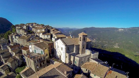 La strana storia del tempio crematorio vicino Roma