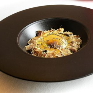 La ricetta di Daniele Patti, l’uovo d’oro al tartufo di un siciliano pesarese che guarda al mondo