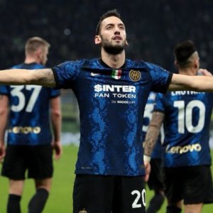 L’Inter fa poker e va in testa: cade il Napoli, avanza l’Atalanta