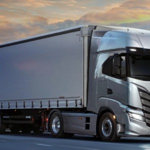 Iveco، ٹرن آراؤنڈ سب سے اوپر: پرسن نئے سی ای او، مارکس کی واپسی CNH پر۔ تجزیہ کار حیران ہوئے اور اسٹاک نیچے چلا گیا۔