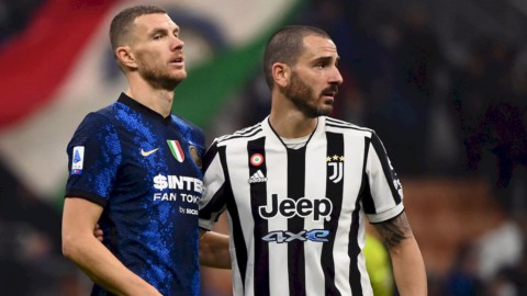 Juve-Inter ve Roma-Lazio Pazar günü tutuştu ama Napoli kaçtı ve Milan onların ardından kaldı