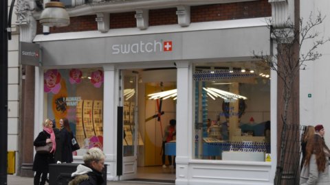 Swatch rialza la testa e torna in attivo: boom di ricavi