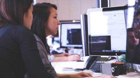 Lavoro, cresce il gap di genere a Milano: 5 mila donne occupate in meno e 11 mila uomini in più nel 2021